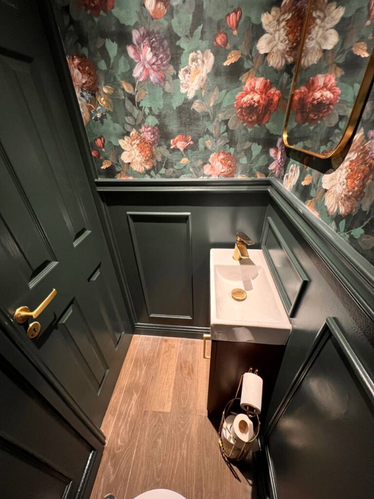 An image showing the interior of a small bathroom